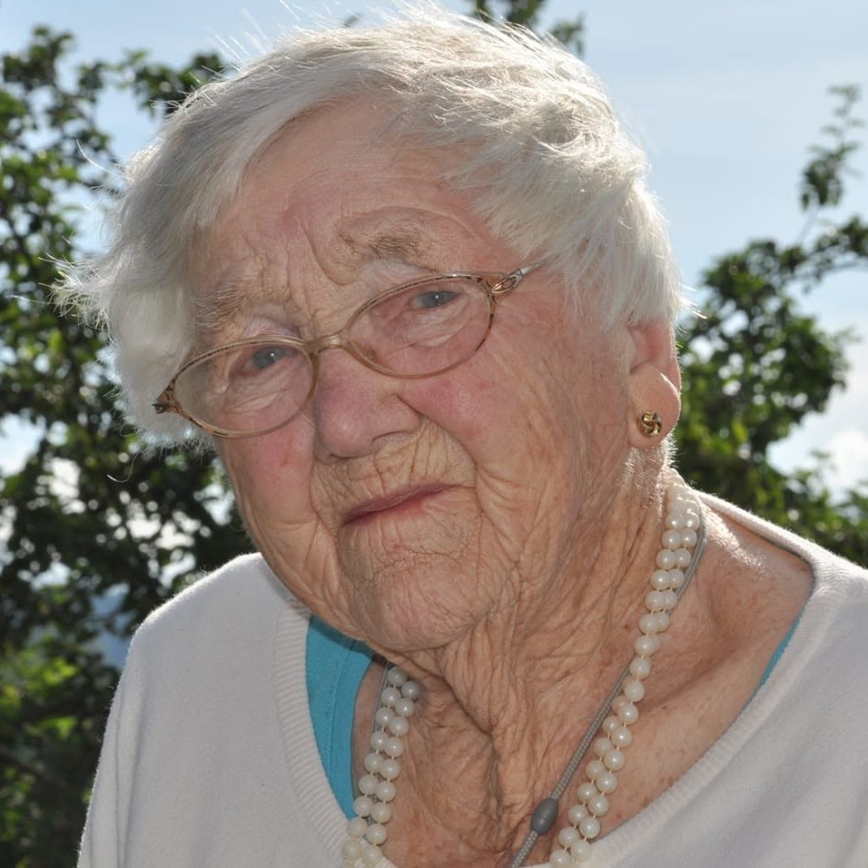 Jenny Hofstad, smilende